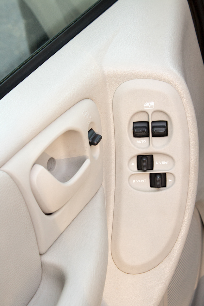 2005 Chrysler Town and Country Touring Minivan