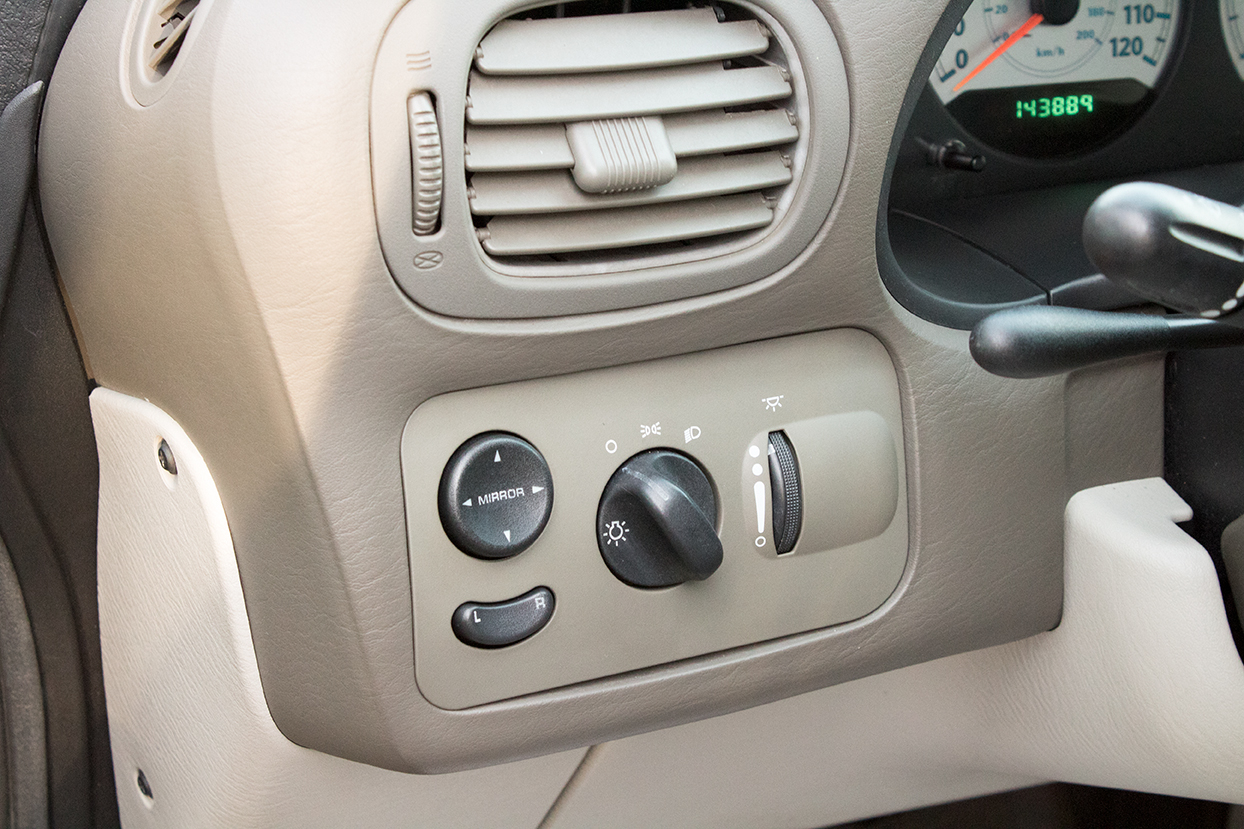 2005 Chrysler Town and Country Touring Minivan