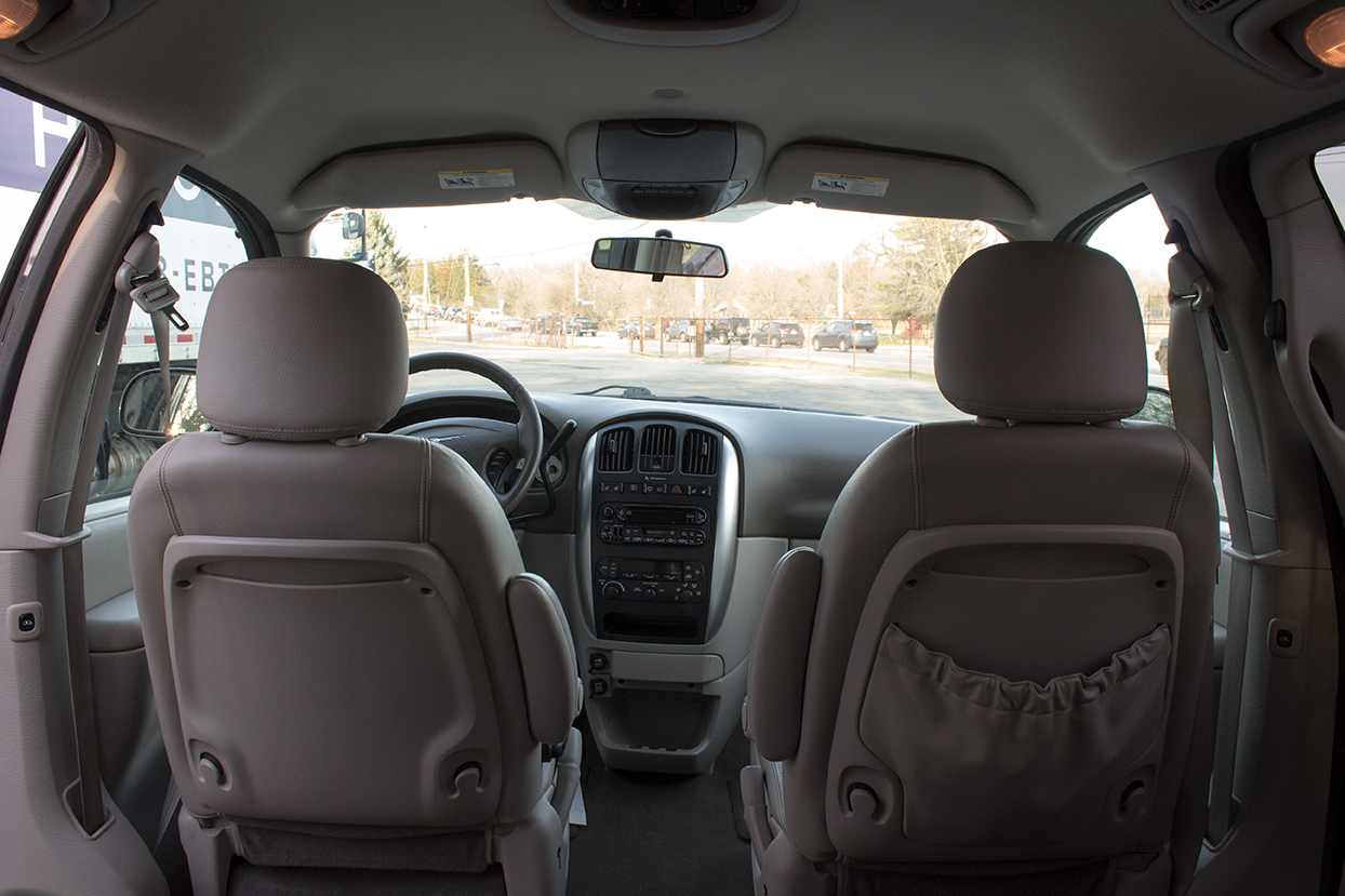 2005 Chrysler Town and Country Touring Minivan