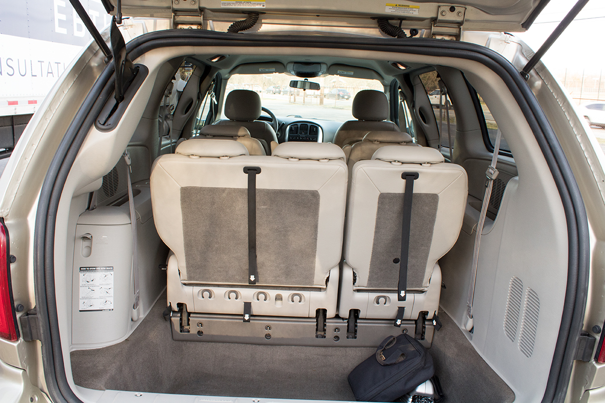 2005 Chrysler Town and Country Touring Minivan