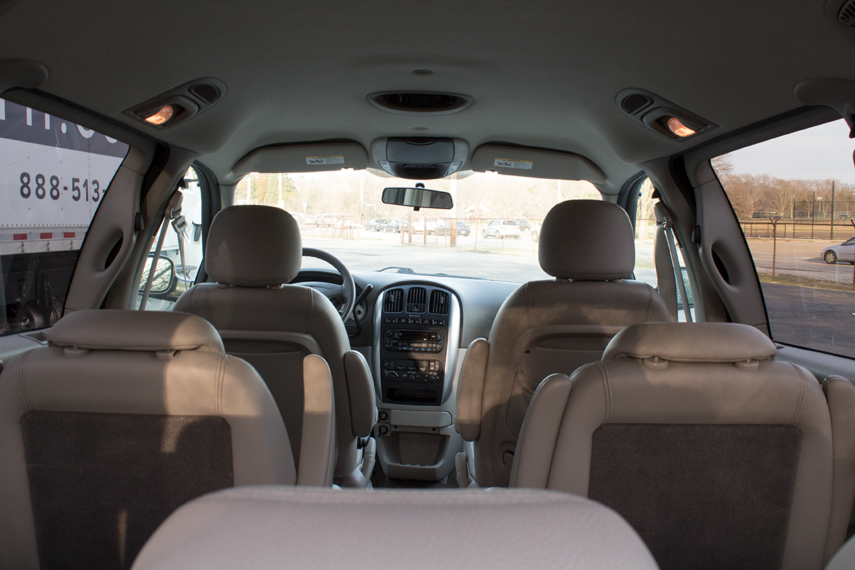 2005 Chrysler Town and Country Touring Minivan