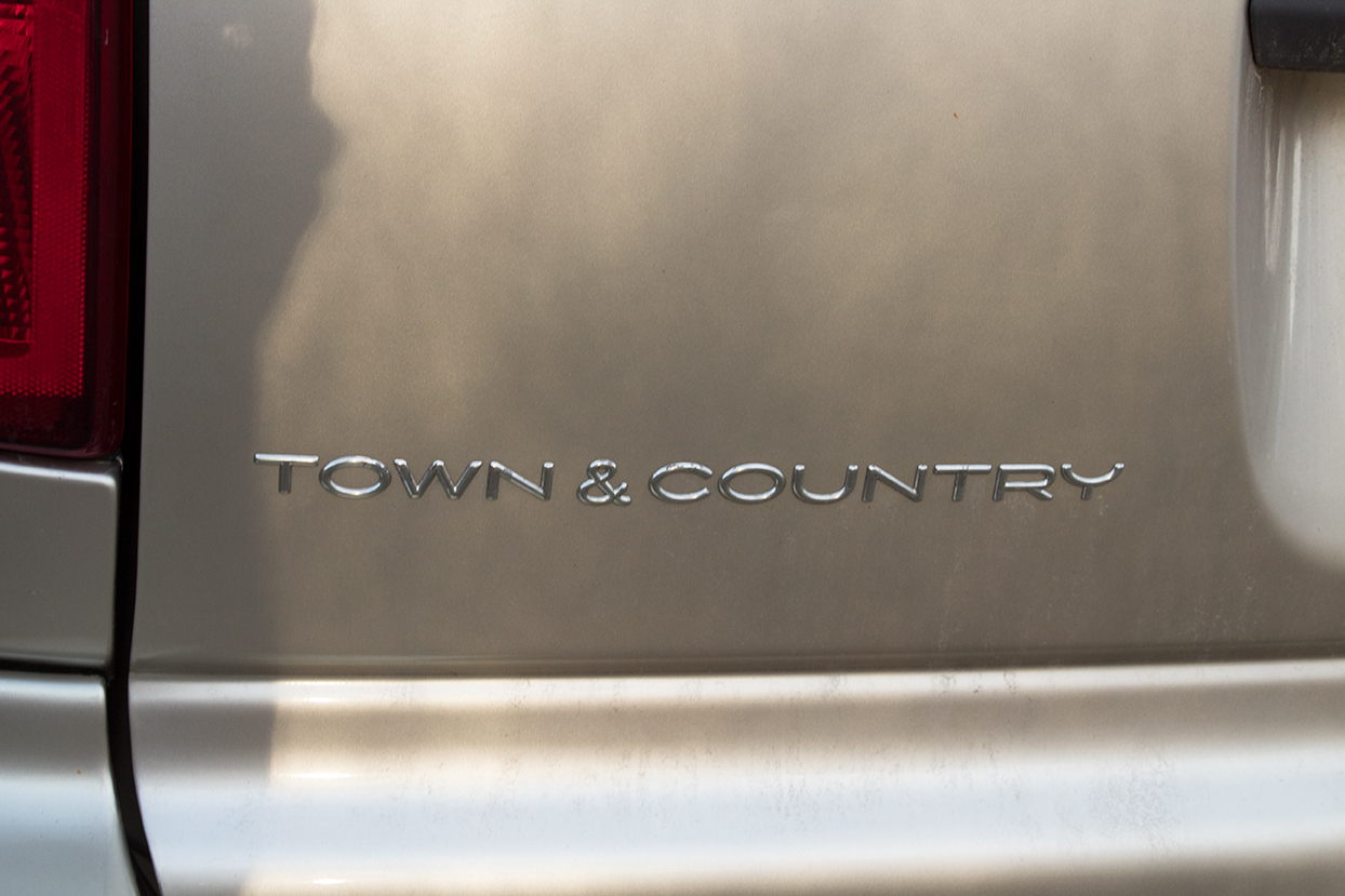 2005 Chrysler Town and Country Touring Minivan