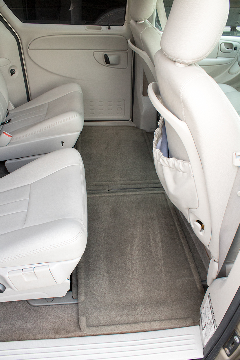 2005 Chrysler Town and Country Touring Minivan