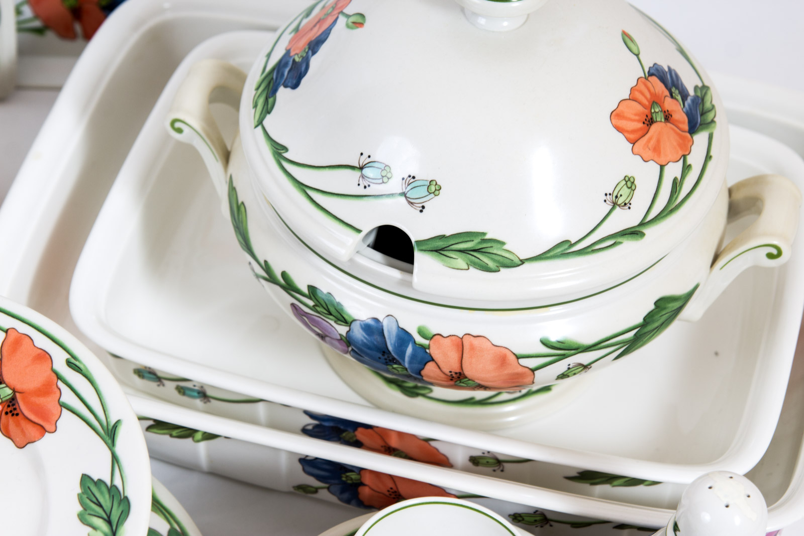 Villeroy & Boch 'Amapola' Tableware