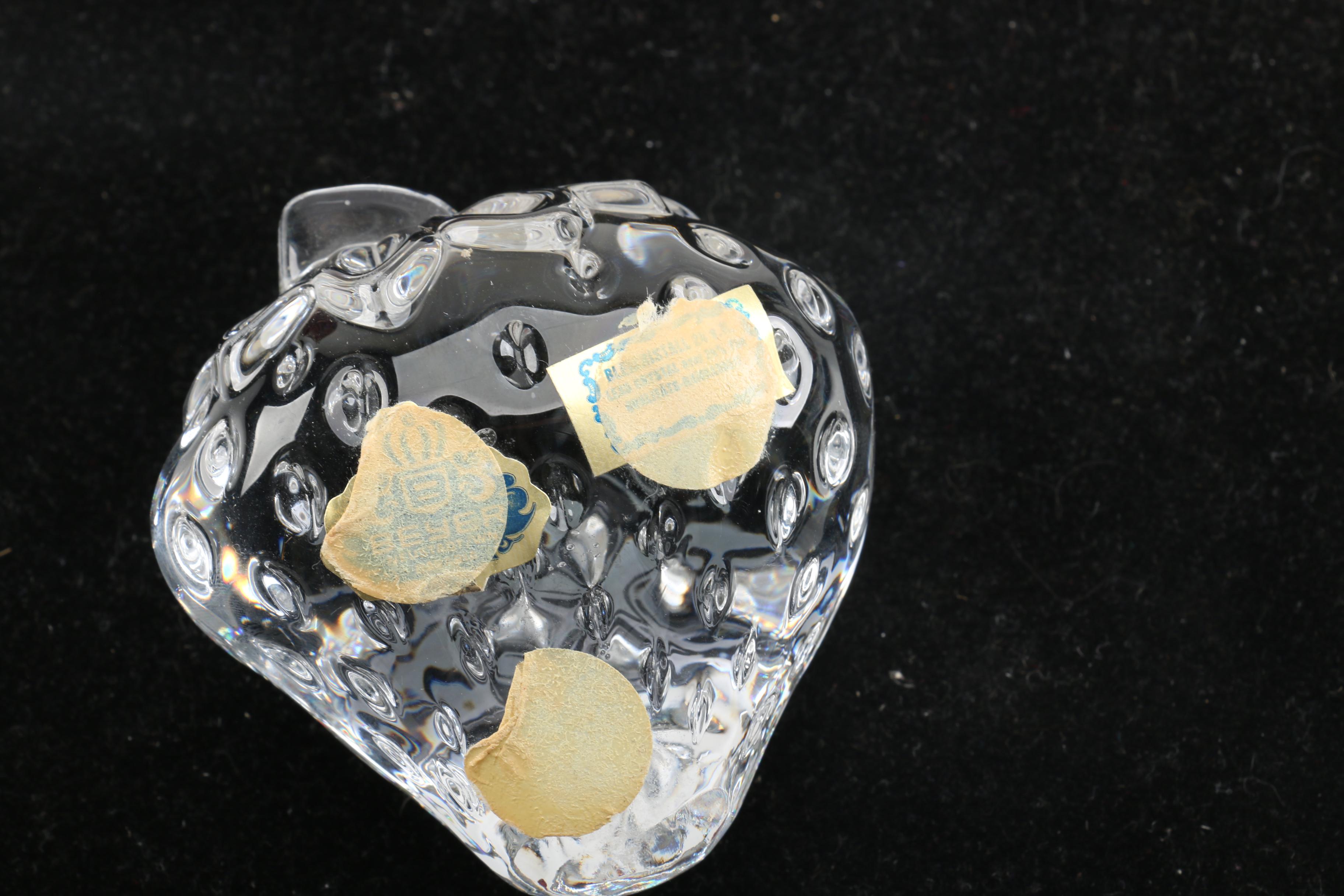 Murano Seguso Style Ash Receiver with Crystal Strawberry