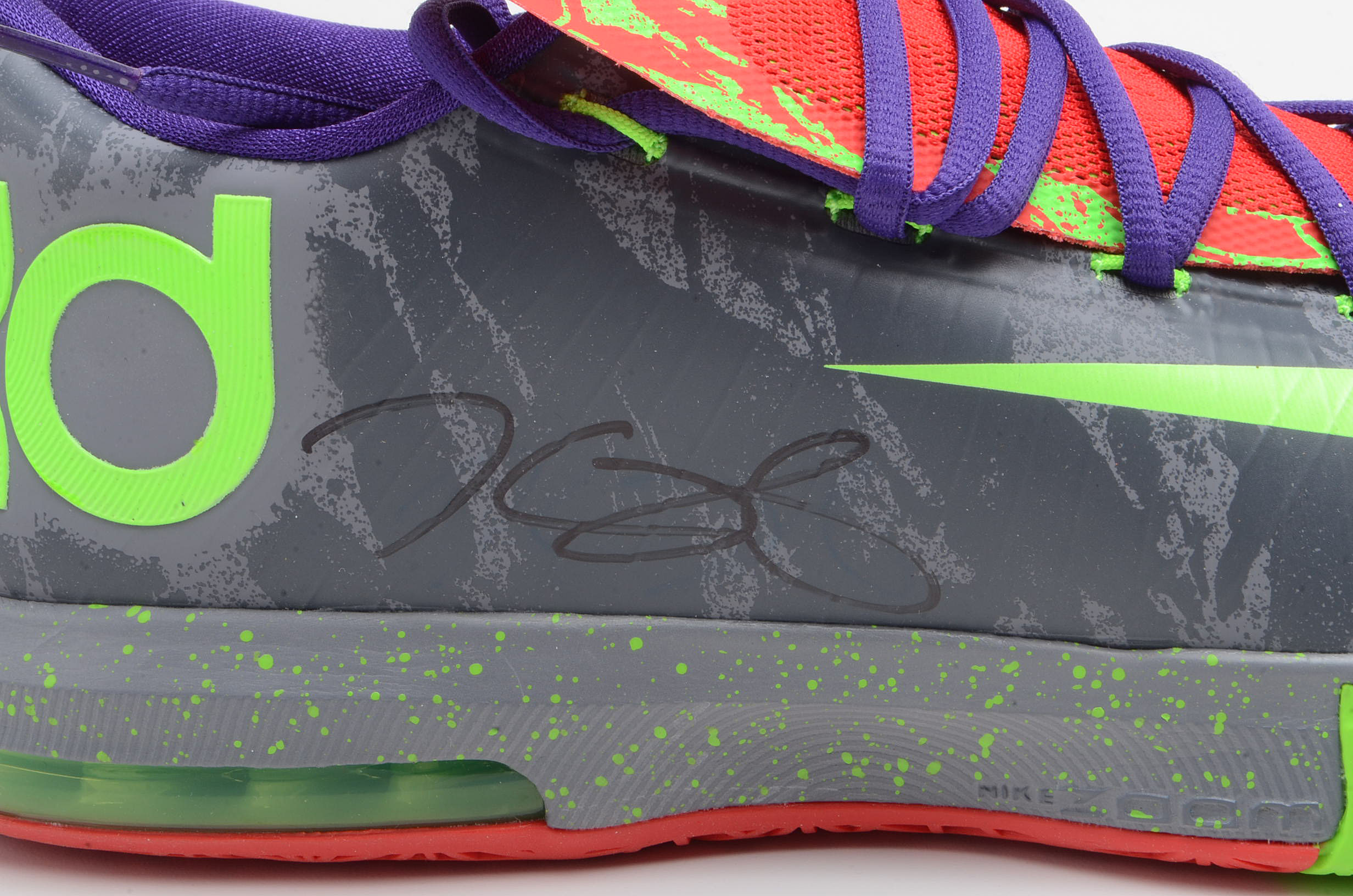 Kevin Durant Signed Nike Shoe  COA