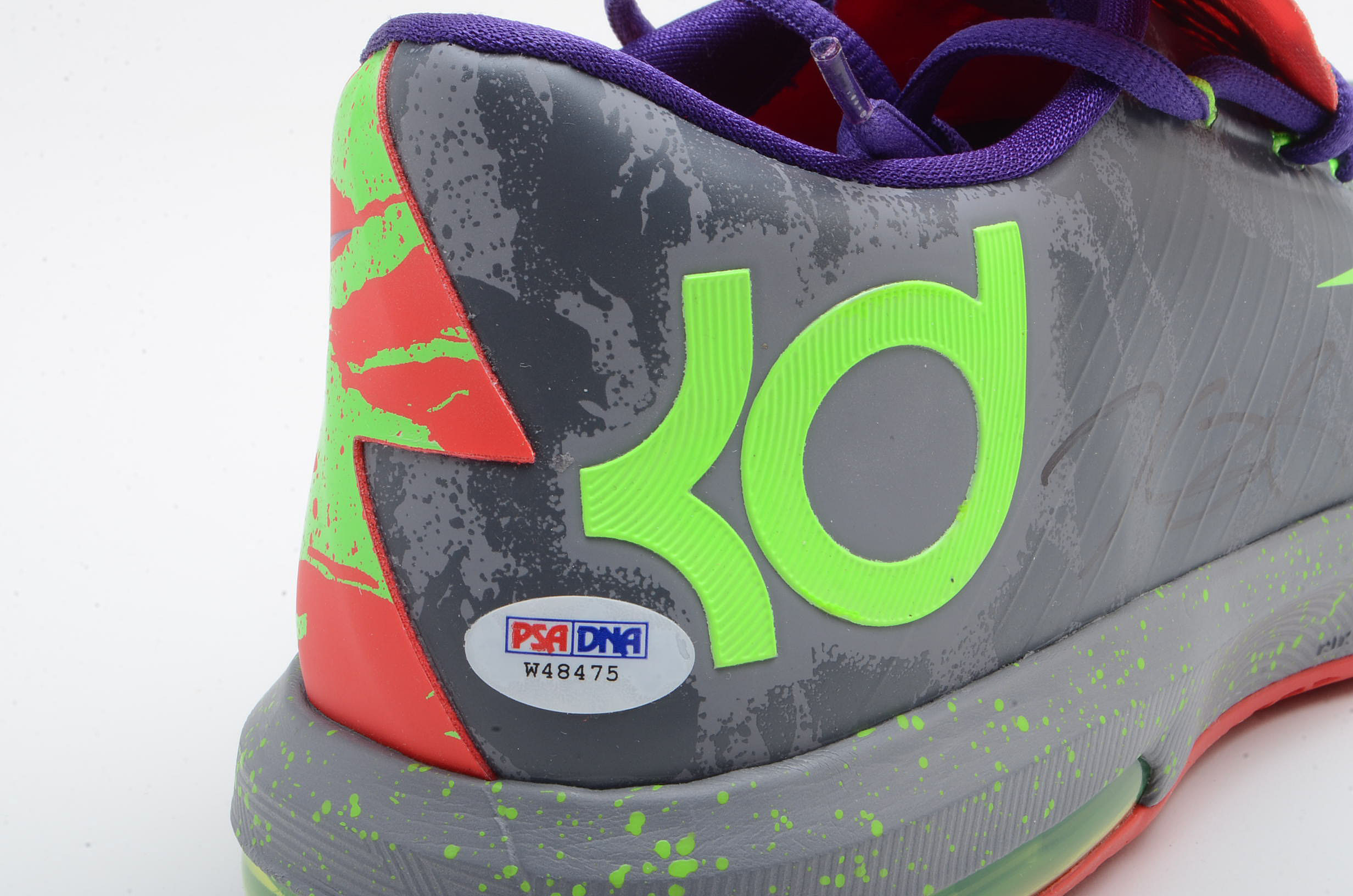 Kevin Durant Signed Nike Shoe  COA