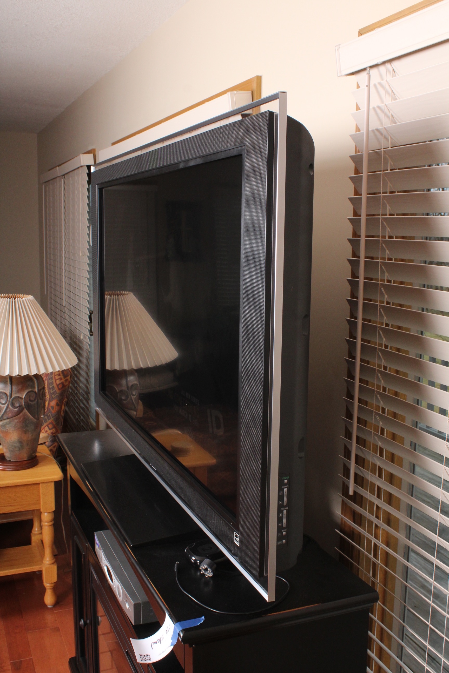 Sony KDL-52XBR4 Television