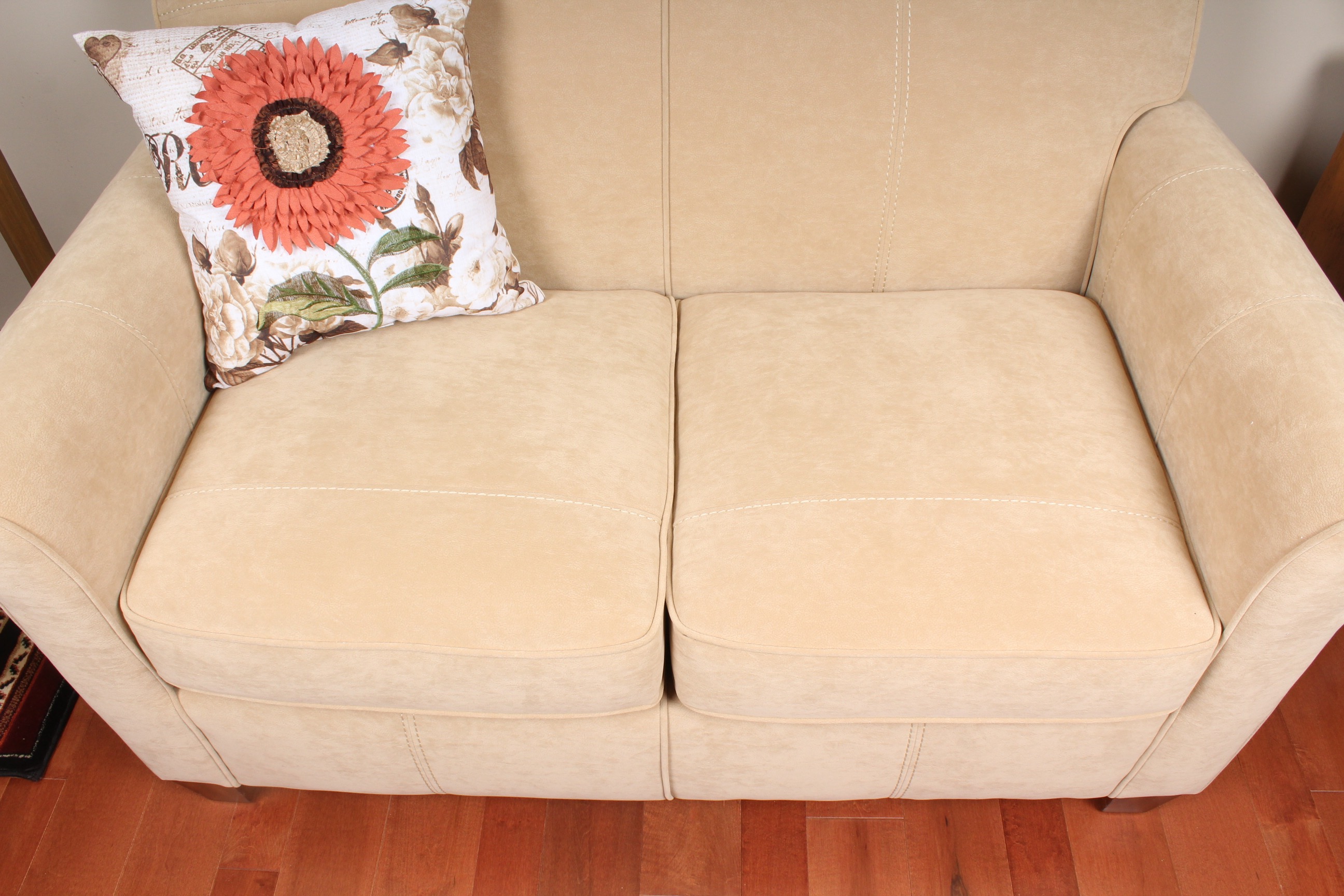 Flexsteel "Dana Collection" Loveseat