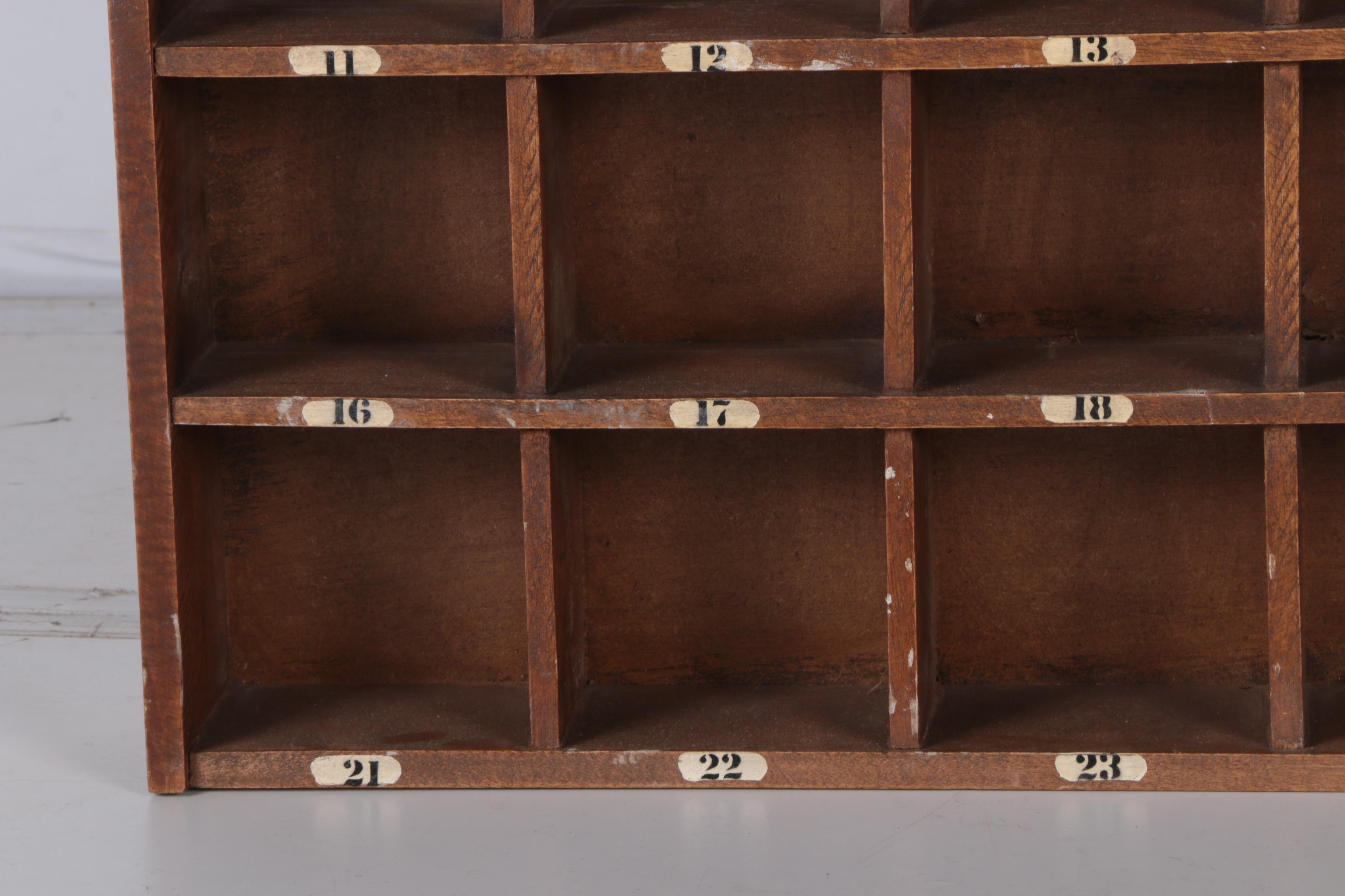 Organizer Shelving Unit