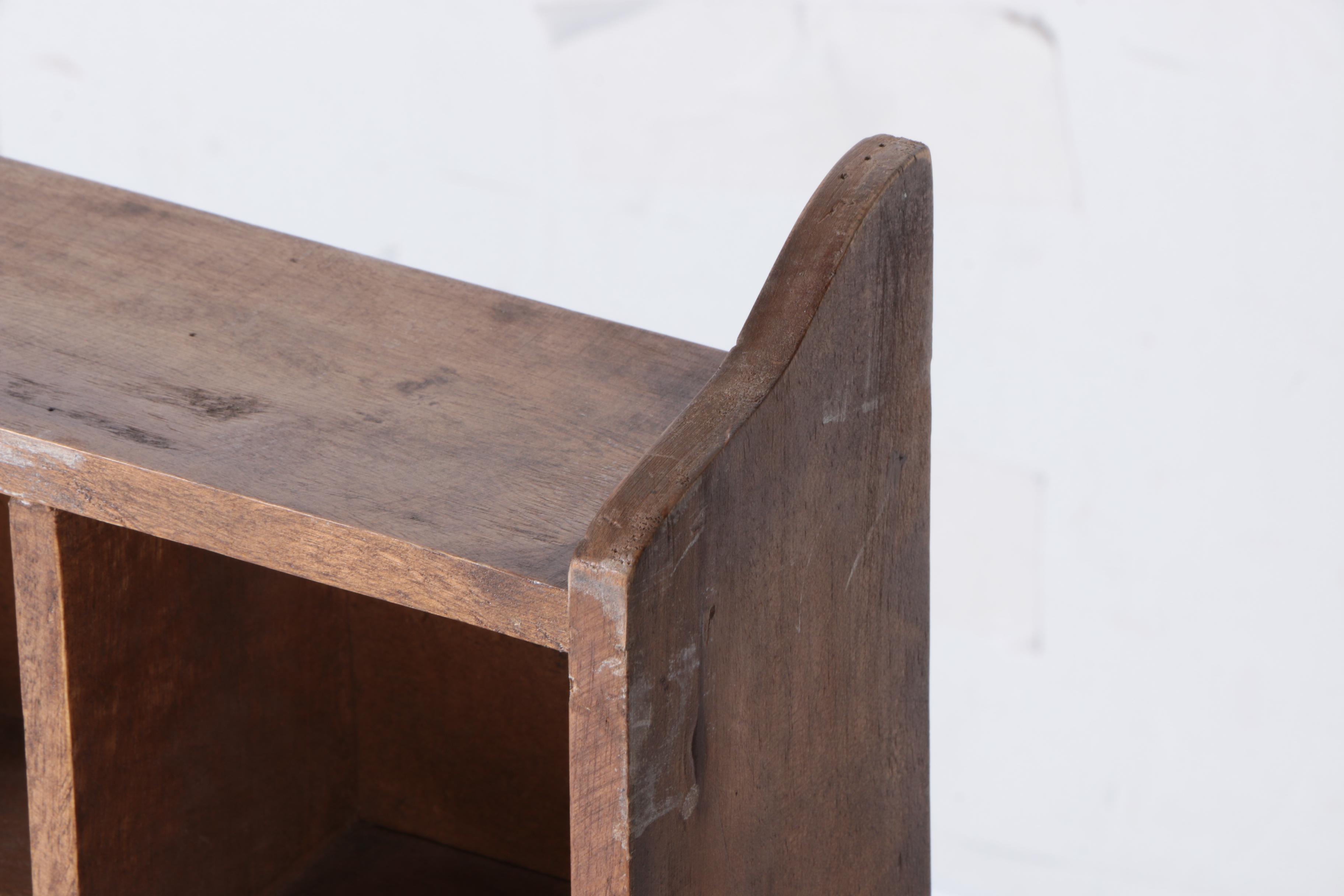 Organizer Shelving Unit