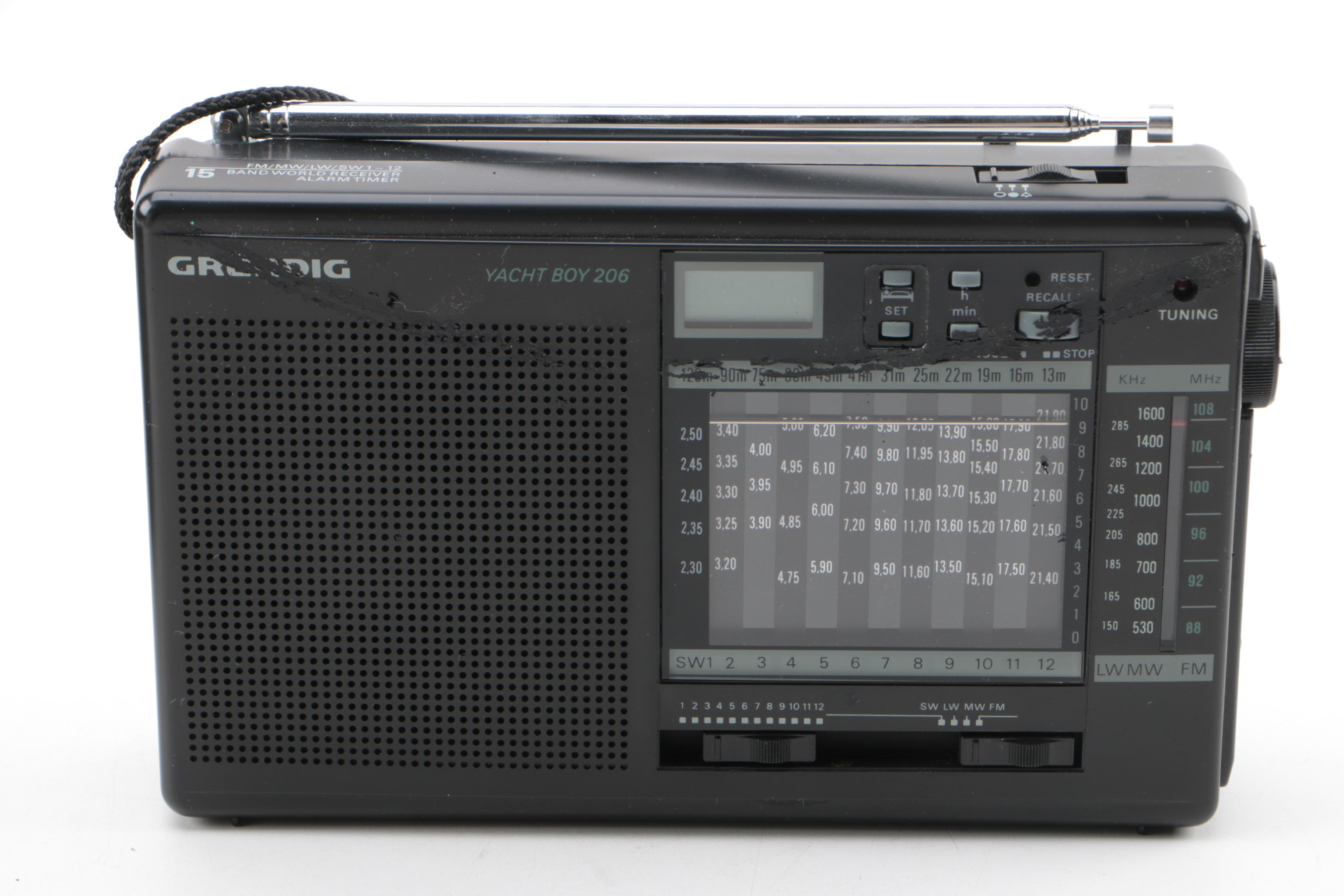 Grundig Yacht Boy 206 FM Radio