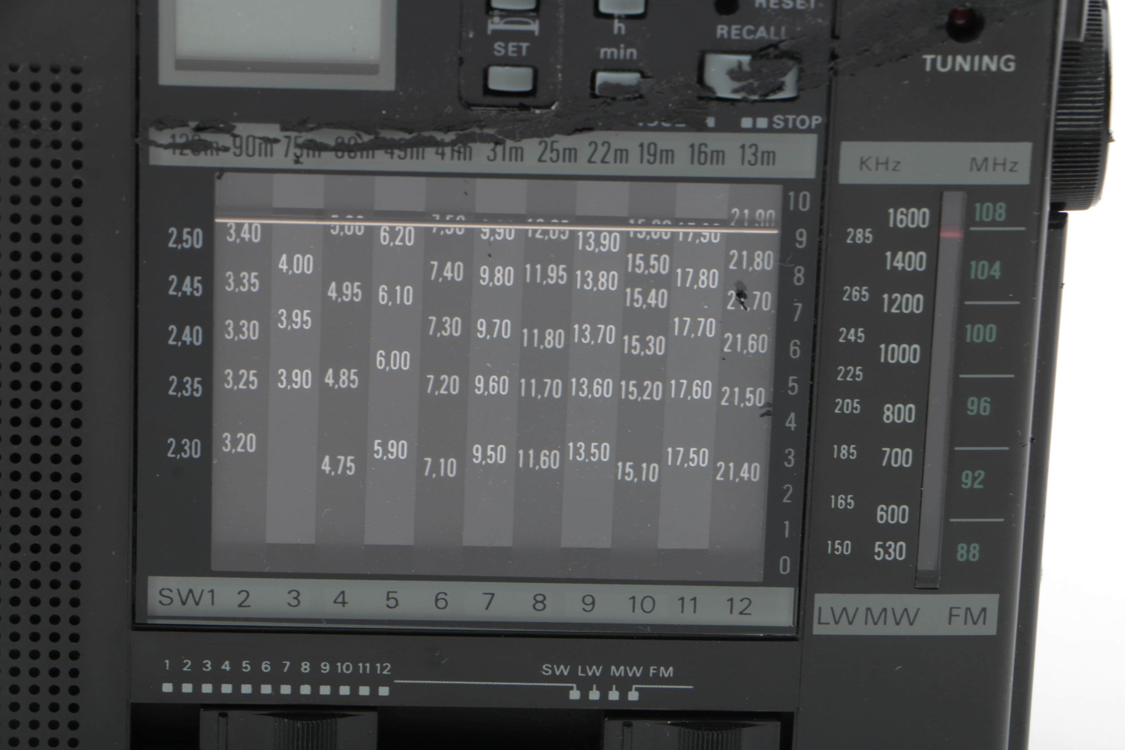 Grundig Yacht Boy 206 FM Radio