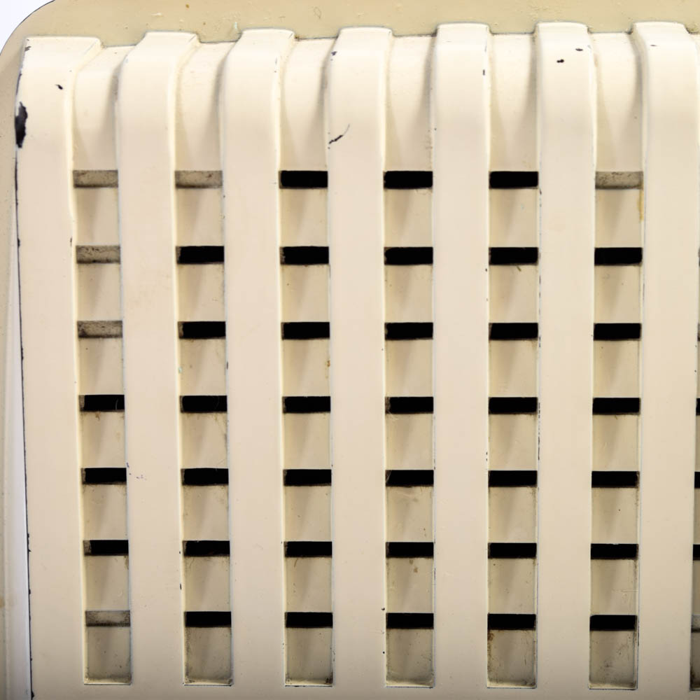 Vintage 1940s Air King "Prince" Radio with Bakelite Housing