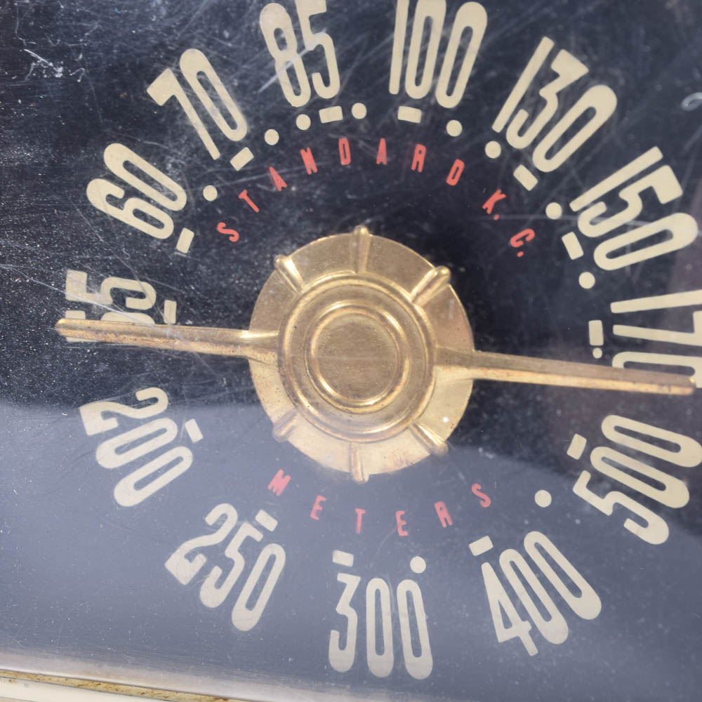 Vintage 1940s Air King "Prince" Radio with Bakelite Housing