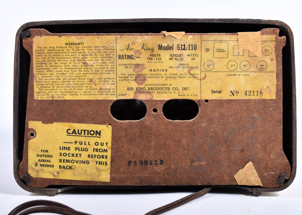 Vintage 1940s Air King "Prince" Radio with Bakelite Housing