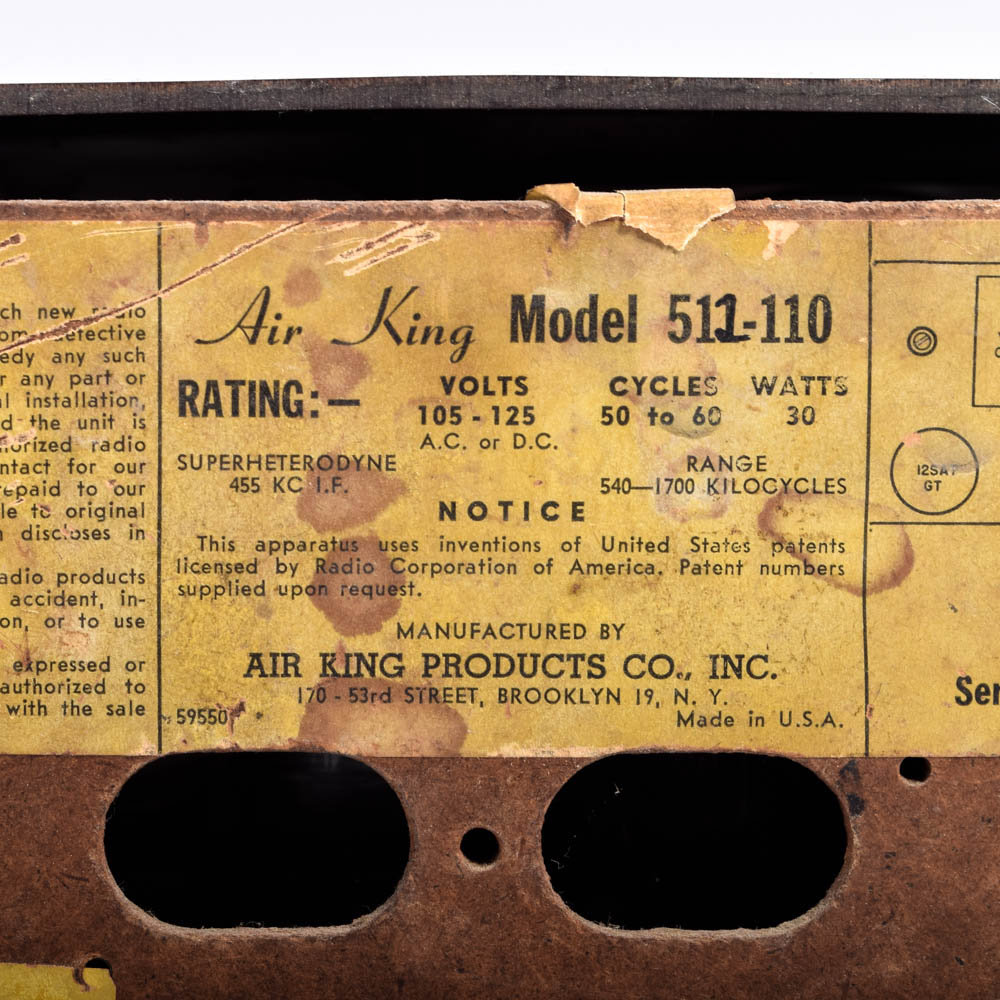 Vintage 1940s Air King "Prince" Radio with Bakelite Housing