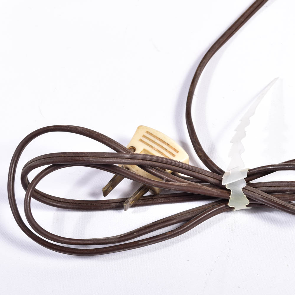 Vintage 1940s Air King "Prince" Radio with Bakelite Housing