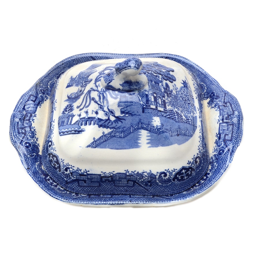 Early 20th Century Blue Willow Covered Vegetable Dish