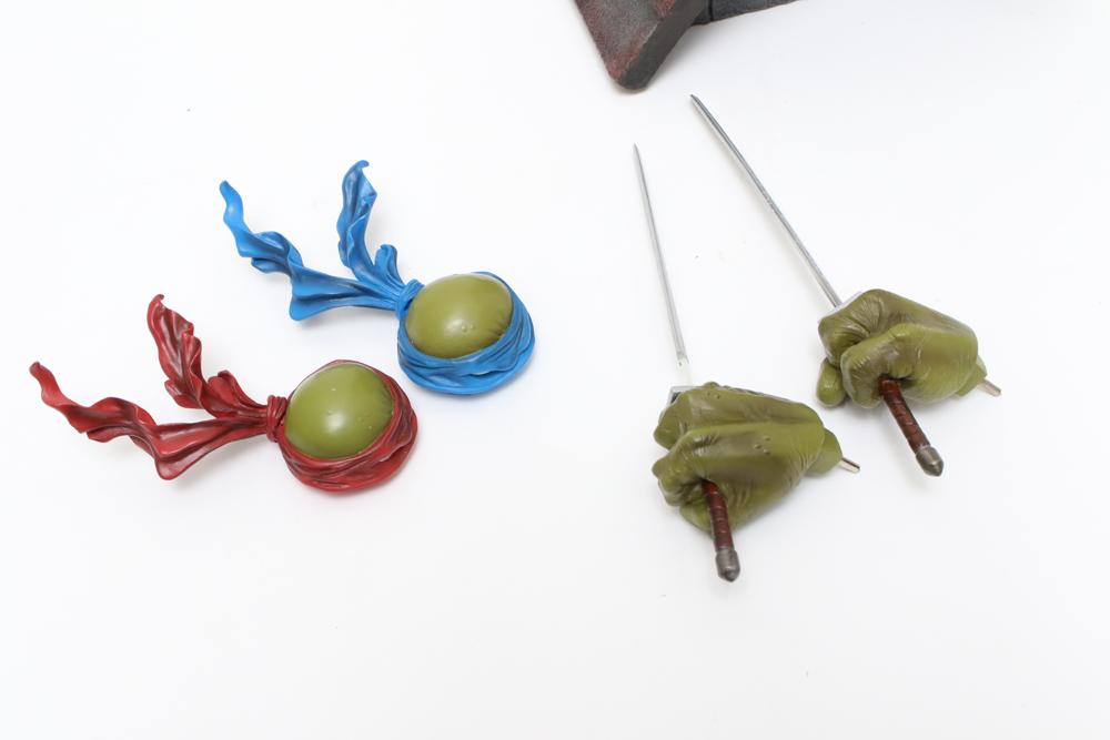 Slideshow Teenage Mutant Ninja Turtles "Leonardo" Action Figure