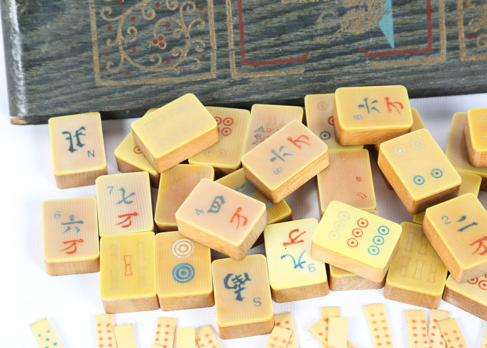 Vintage Mahjong Set