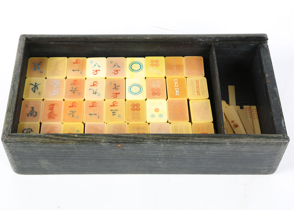 Vintage Mahjong Set