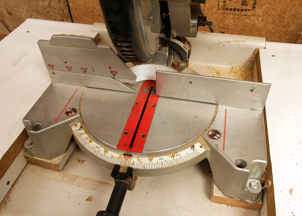 Craftsman 10" Compound Miter Saw and Cabinet