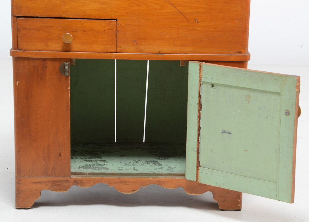 Antique Pine Lift-Top Dry Sink