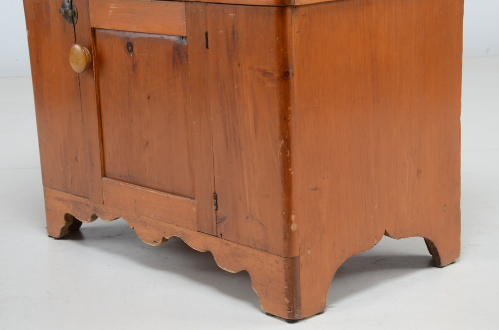 Antique Pine Lift-Top Dry Sink