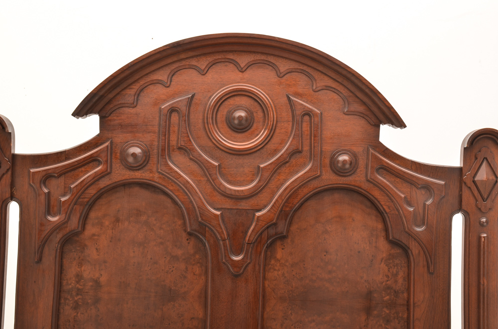 Circa 1870s Mitchell & Rammelsberg Antique Carved Walnut Full Bed Frame