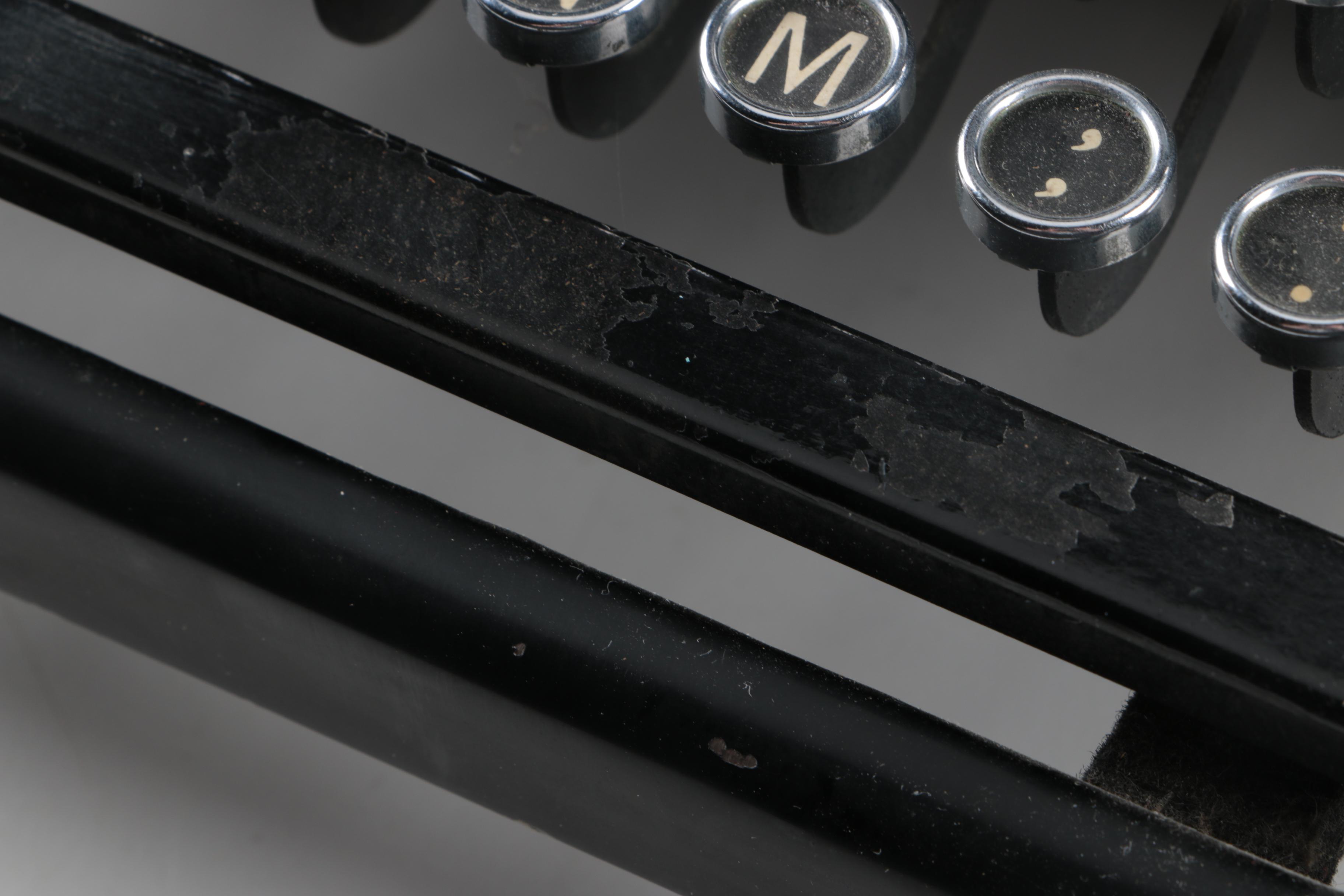 1933 Royal Model 10 Typewriter