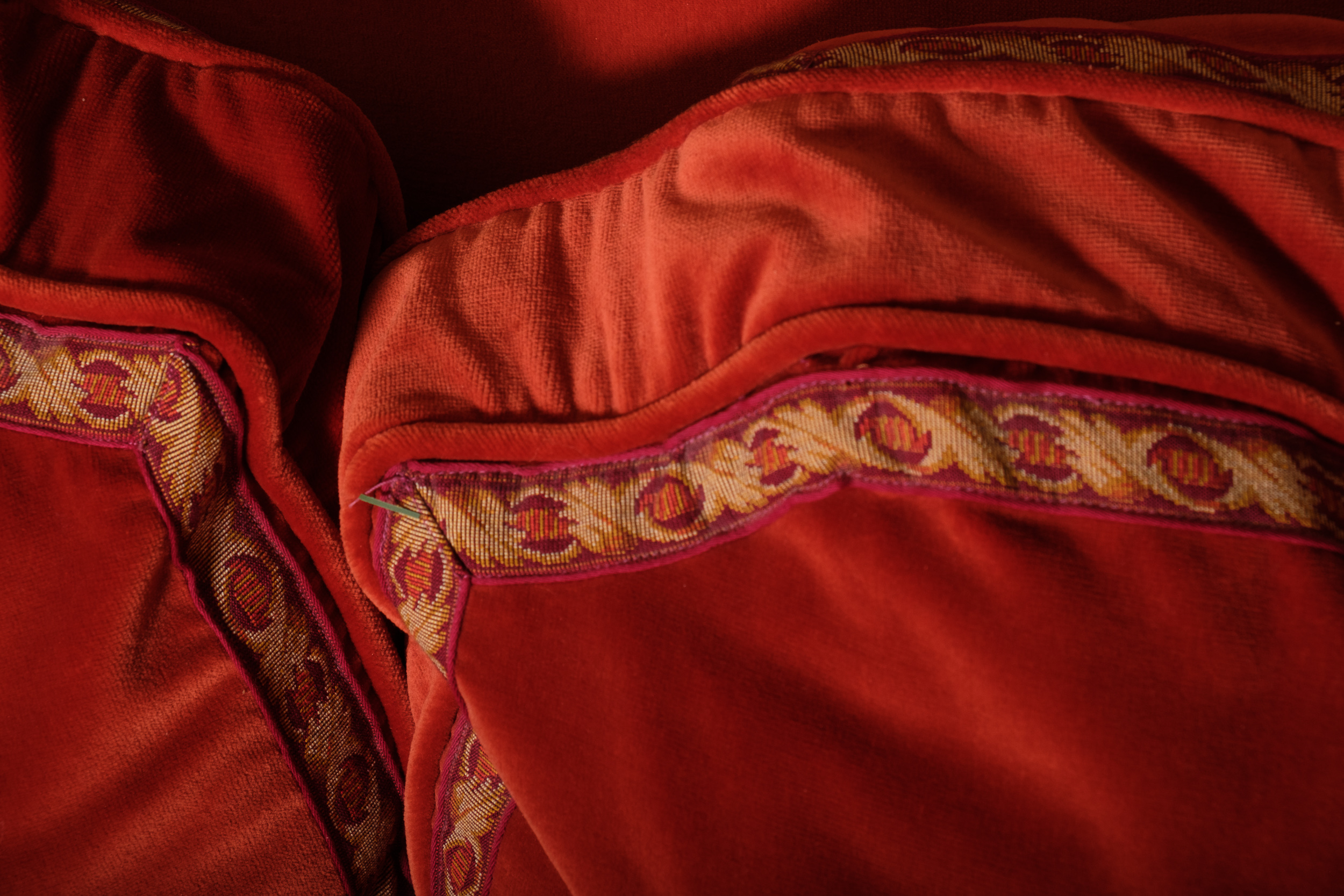 Vintage "Knole" Style Convertible Sofa