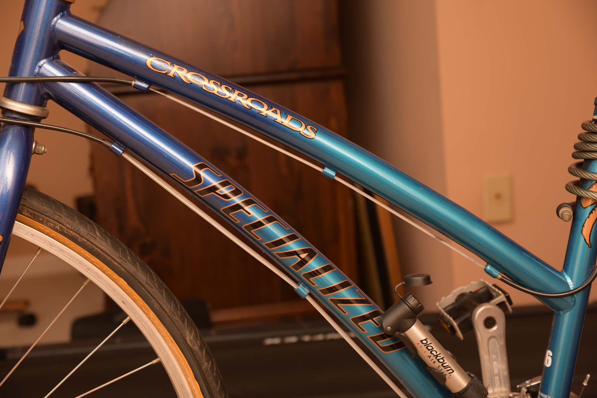 Specialized "Crossroads" Bicycle with Ascent Bike Trainer