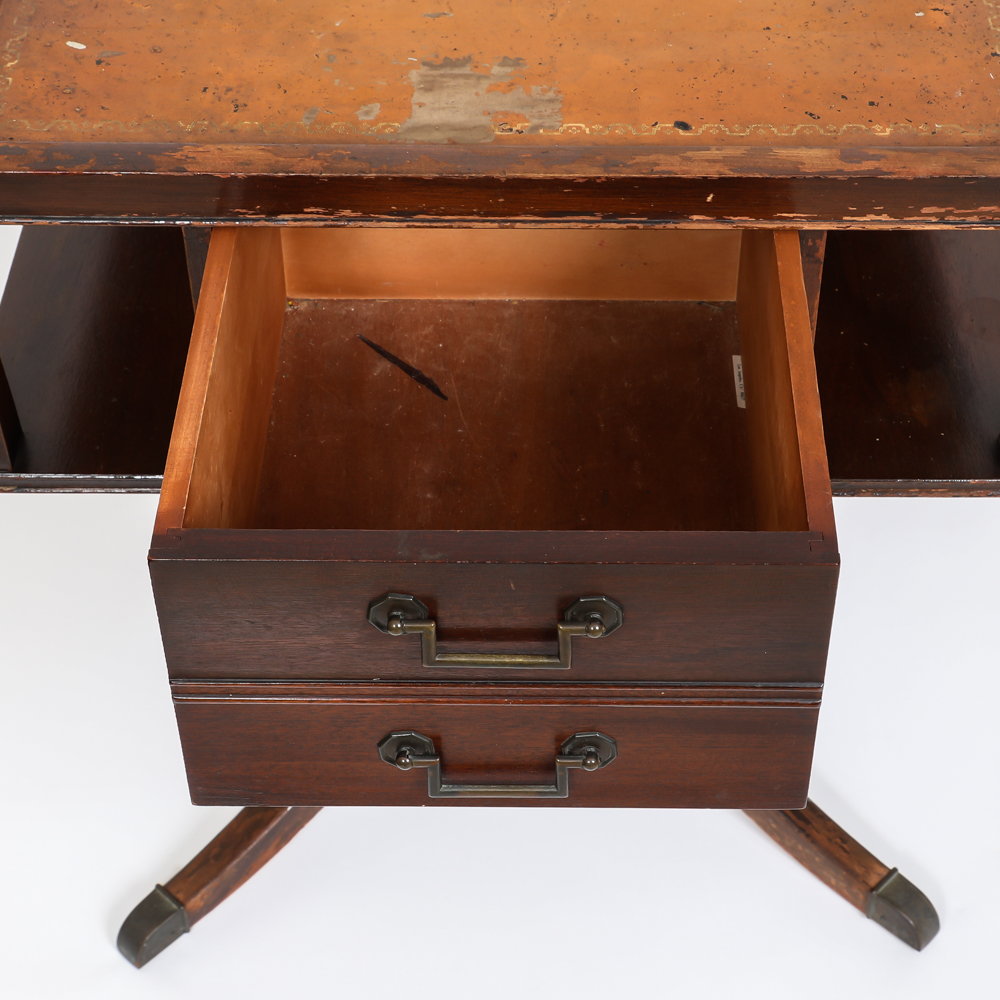 Vintage Federal Style Side Table