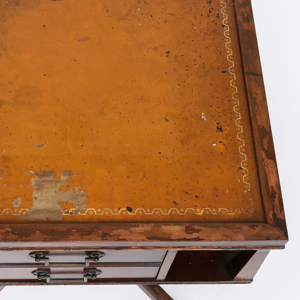 Vintage Federal Style Side Table