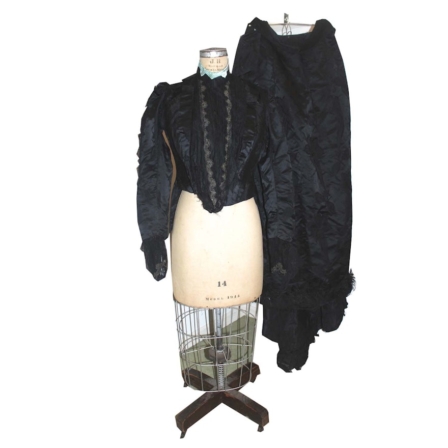 Women's Late 19th Century Victorian Black Silk Mourning Dress