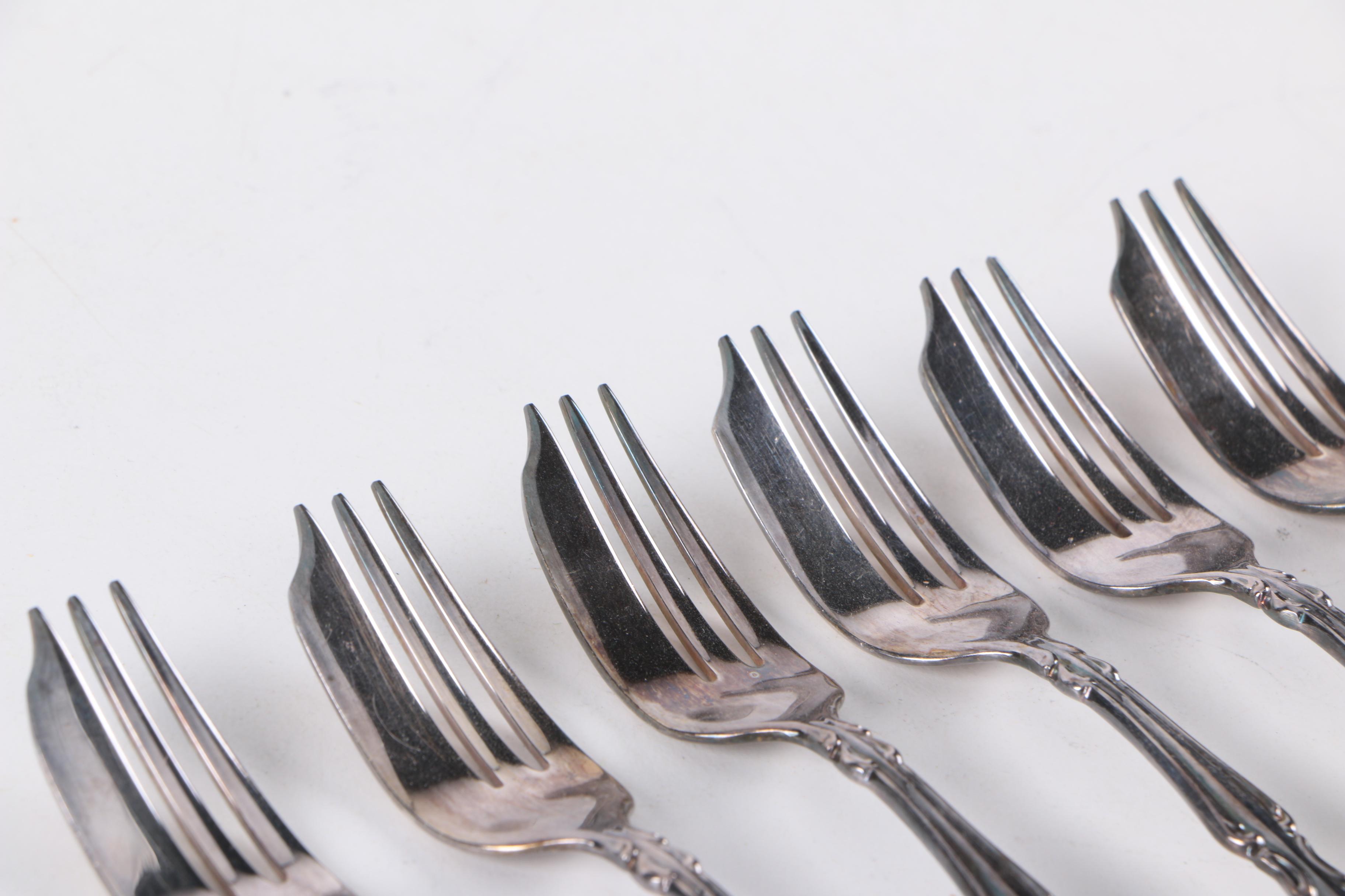 Oneida Community "Modern Baroque" Silver-Plated Pie Forks