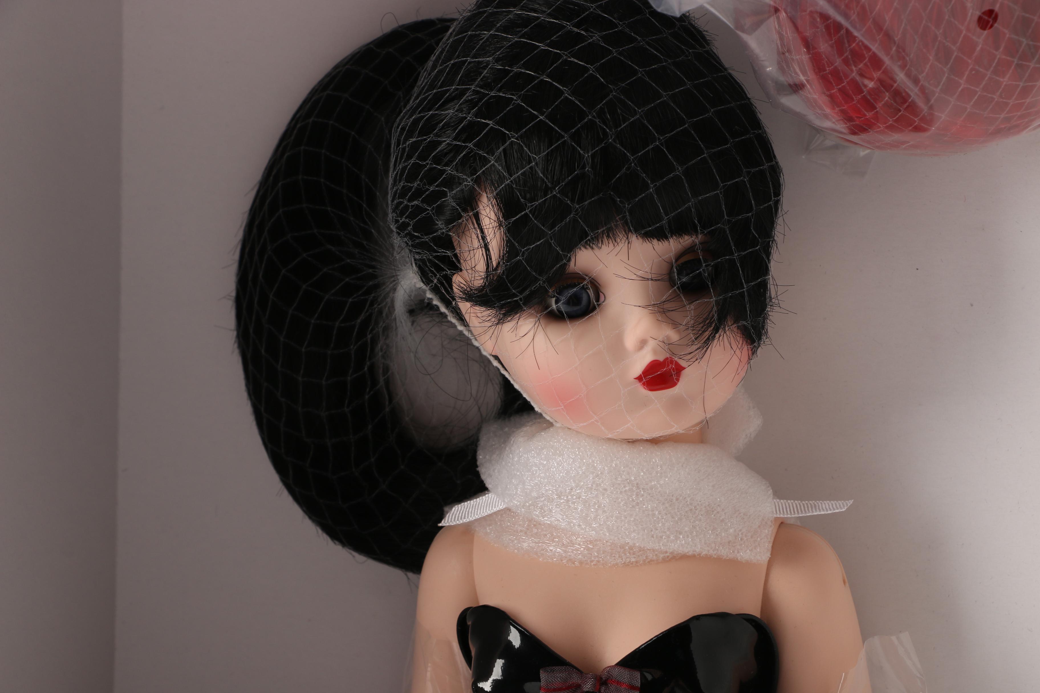 Madame Alexander Limited Edition "Couture Noir Cissy" Doll