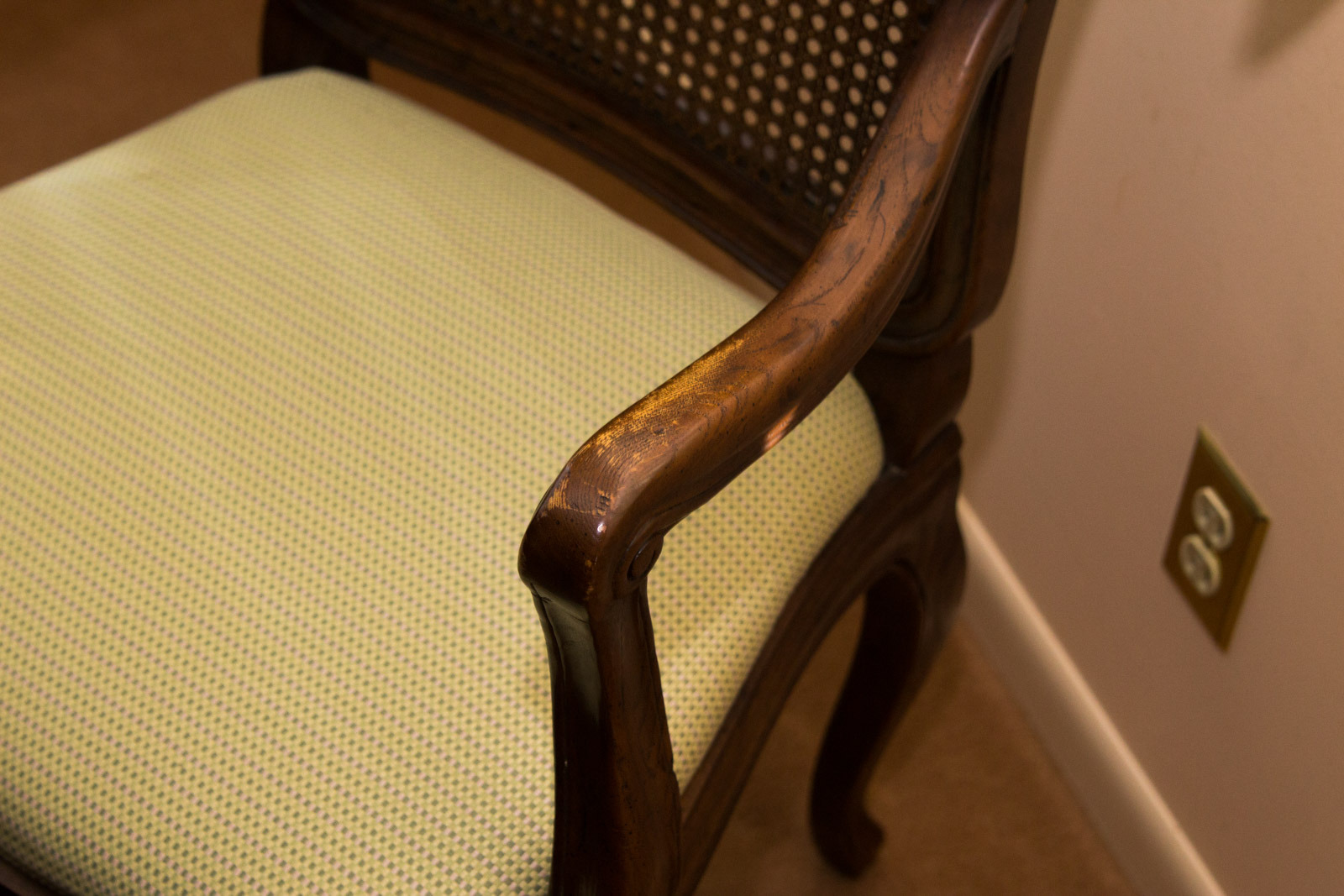 Cherry Queen Anne Style Dining Table and Chairs