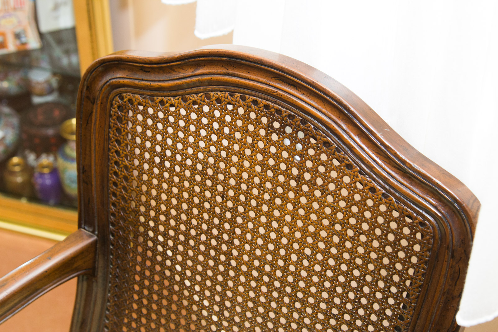 Cherry Queen Anne Style Dining Table and Chairs