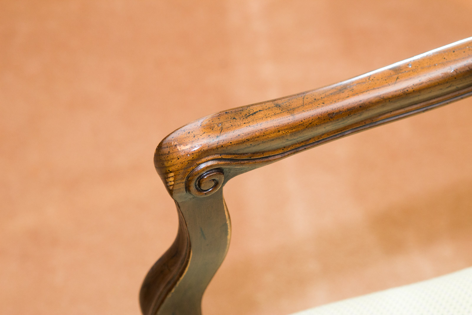 Cherry Queen Anne Style Dining Table and Chairs