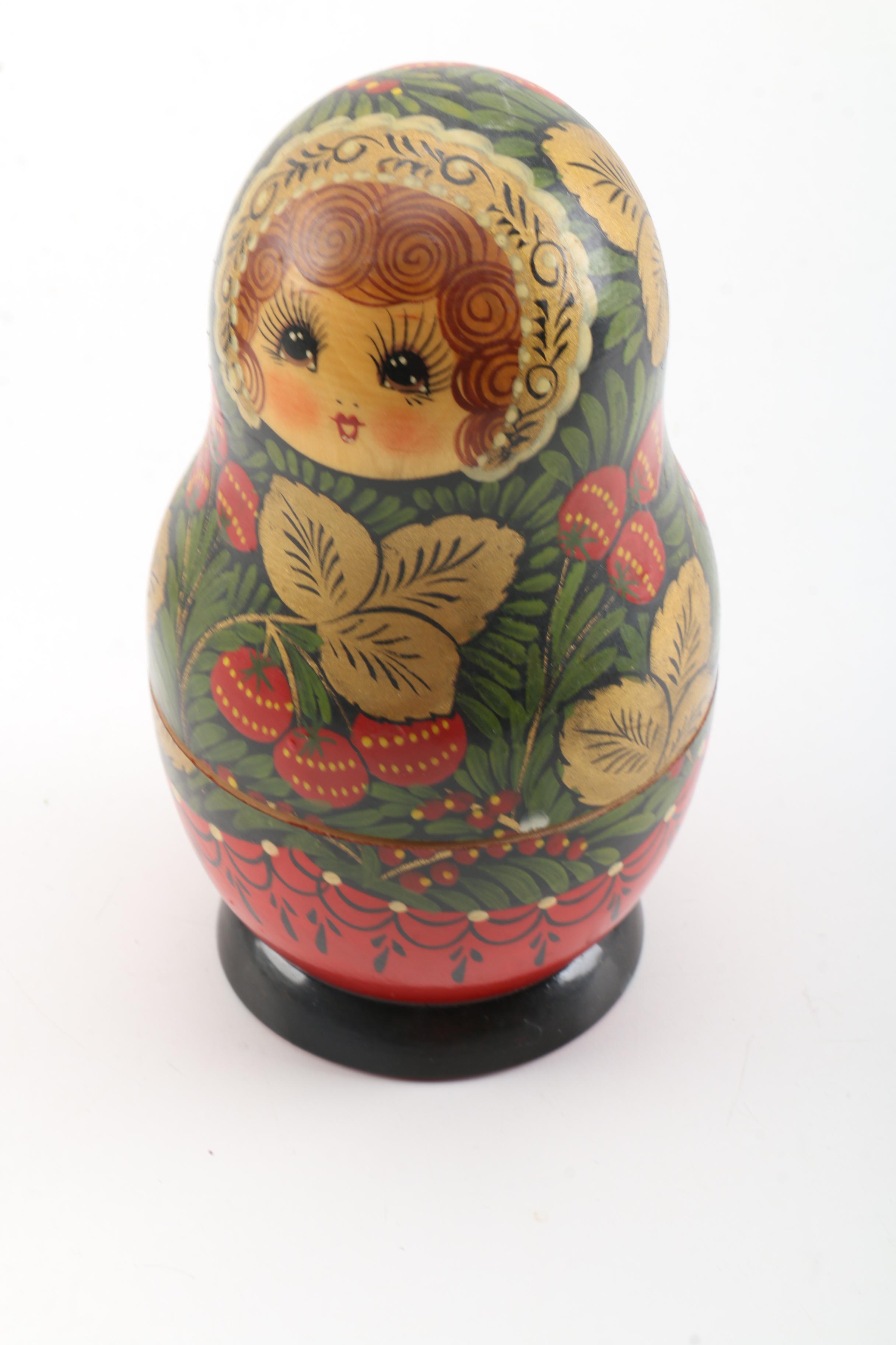 Russian Matryoshka Nesting Dolls