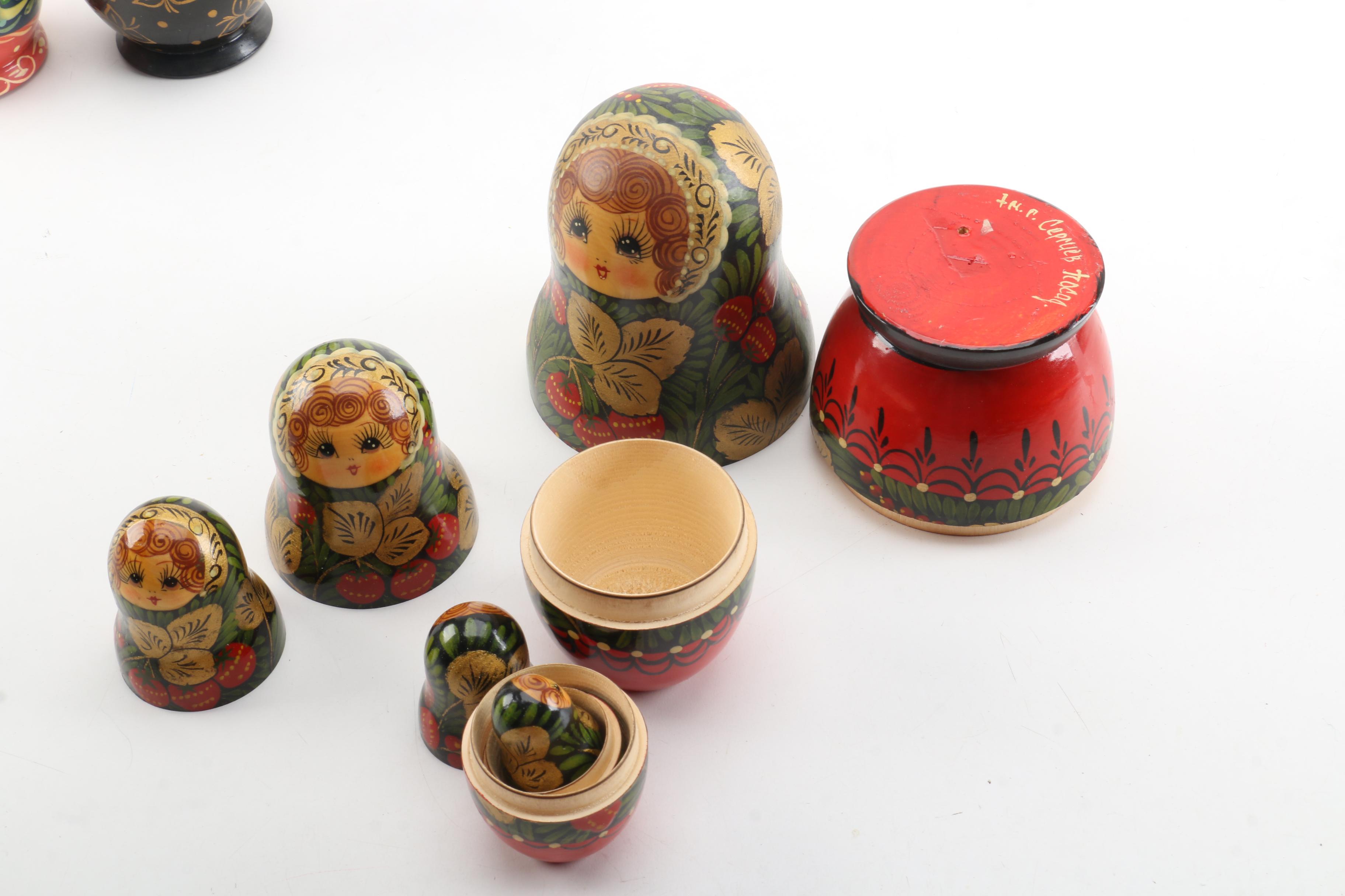 Russian Matryoshka Nesting Dolls