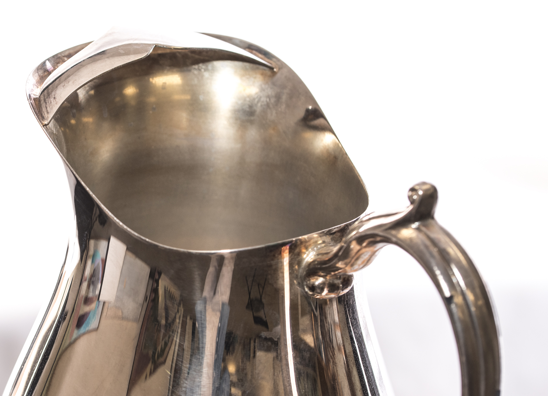 Plated Silver Tableware Featuring Oneida Silversmiths