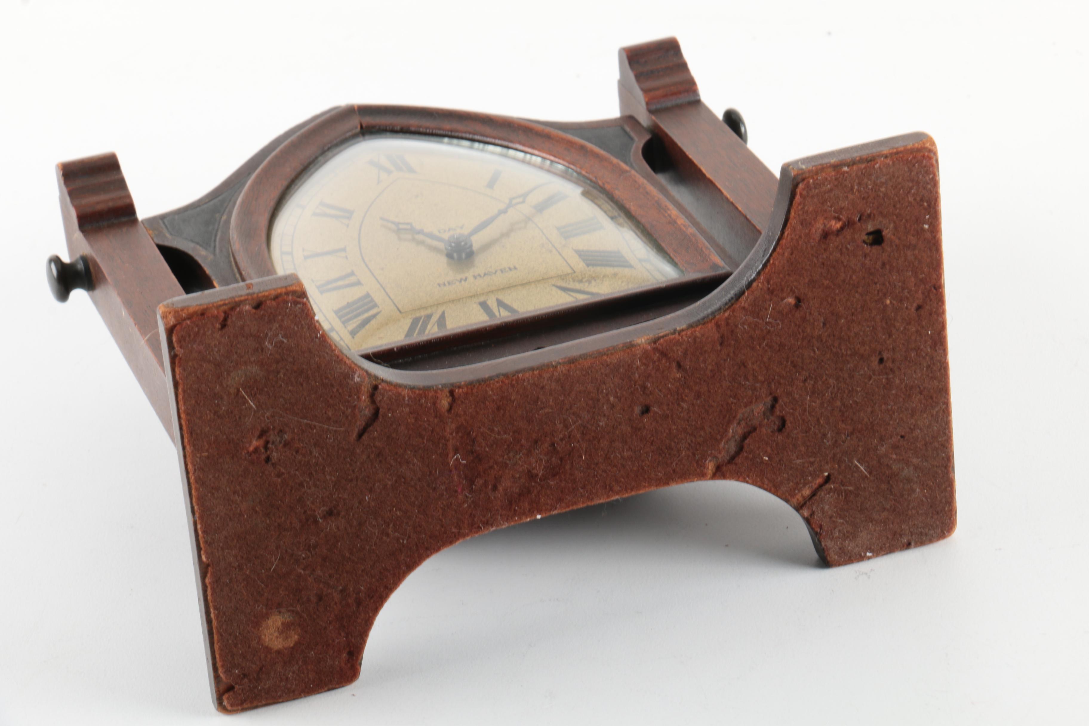 Vintage New Haven Clock Co. Shelf Clock