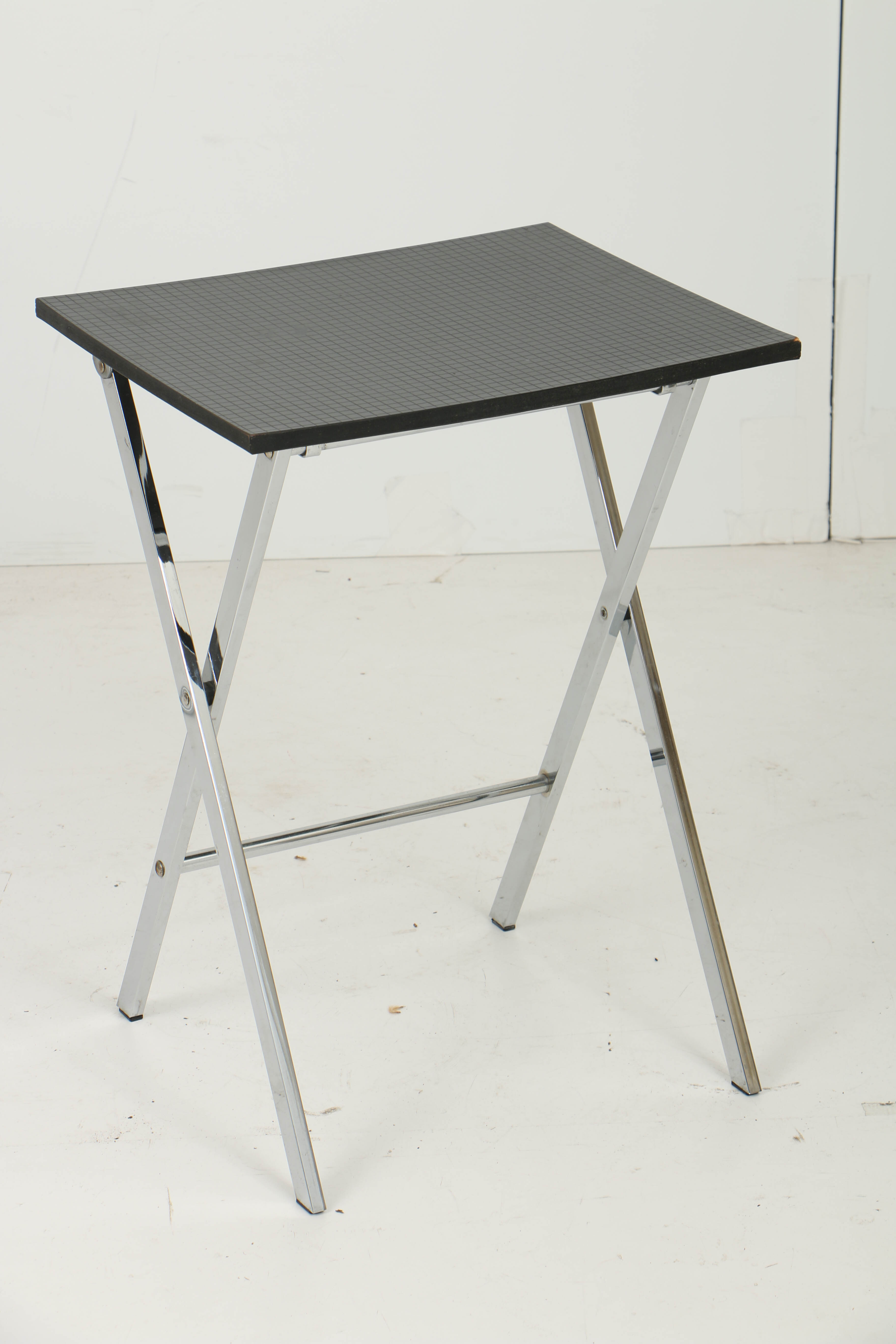 Vintage Modernist TV Trays with Formica "Maxi Graph" Tops and Stand