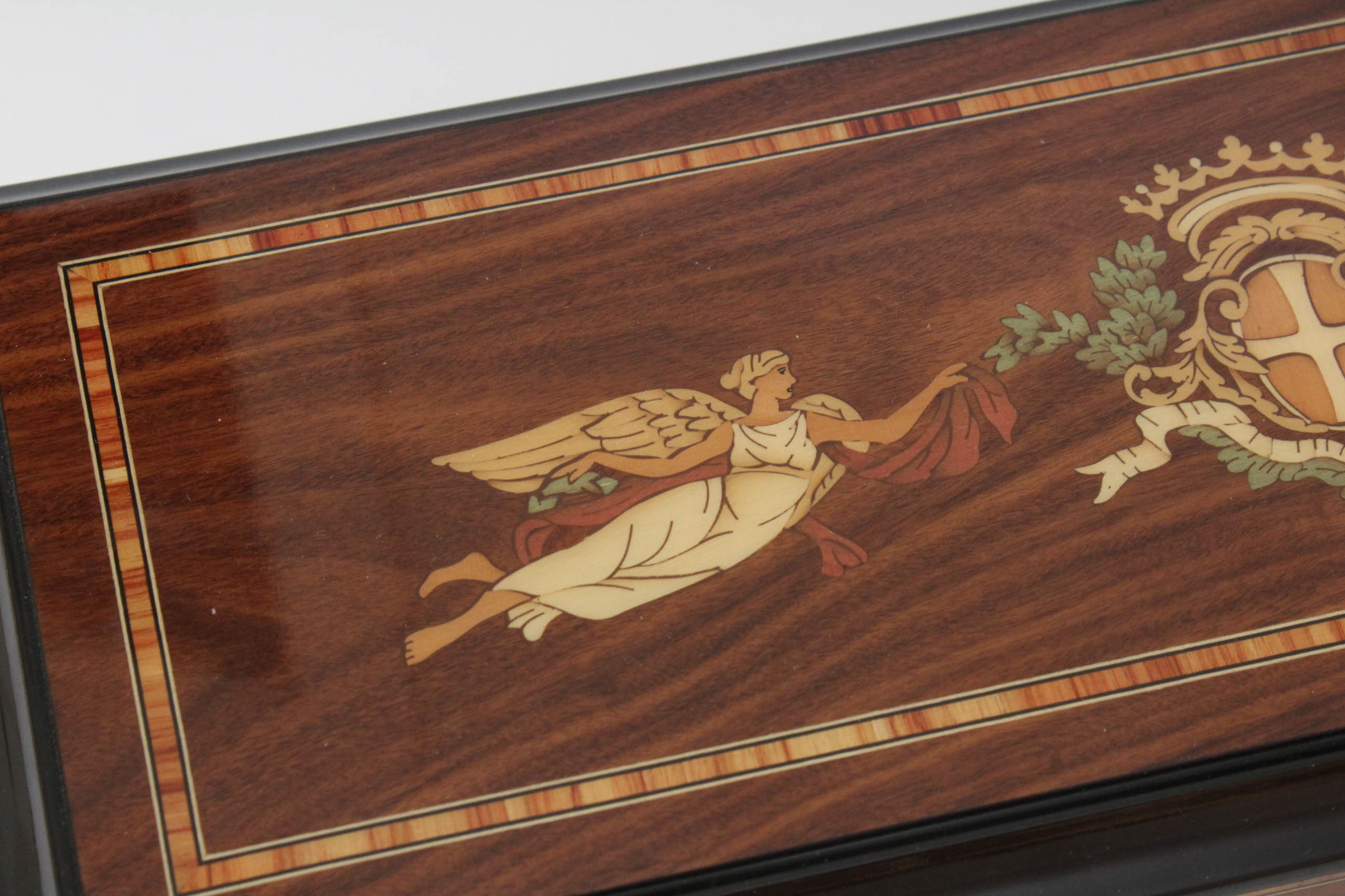 1988 La Musica D'Italia Grand Opera Music Box by Franklin Mint