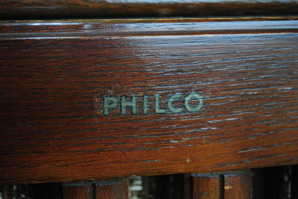 Vintage Philco Model 47-1230 Radio and Phonograph Console