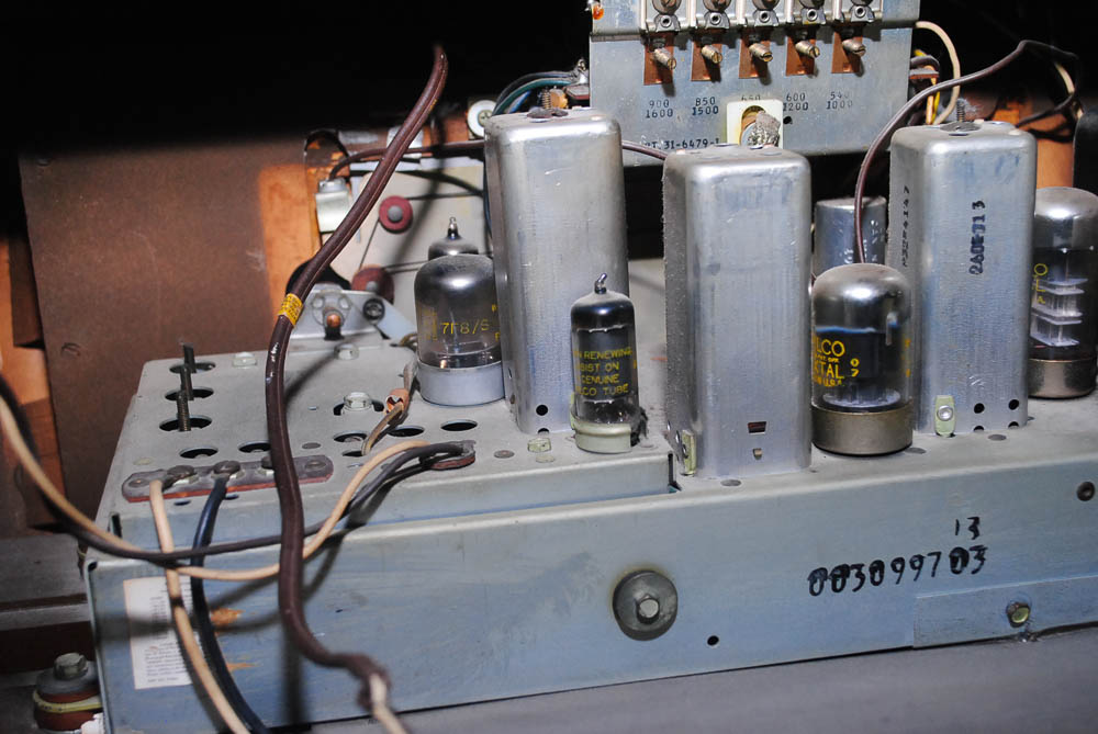 Vintage Philco Model 47-1230 Radio and Phonograph Console