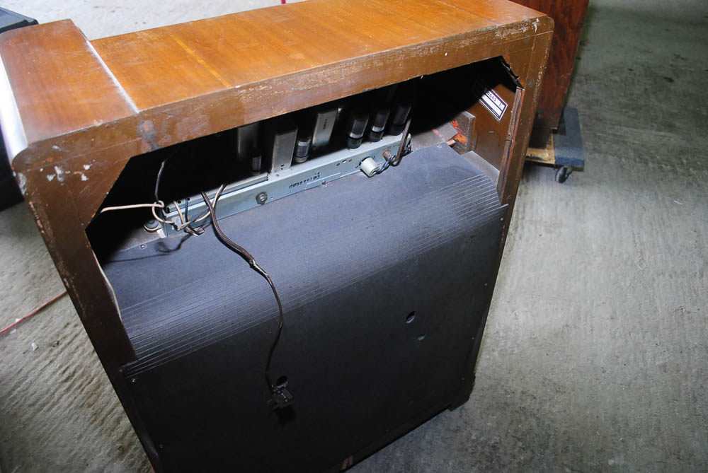 Vintage Philco Model 47-1230 Radio and Phonograph Console